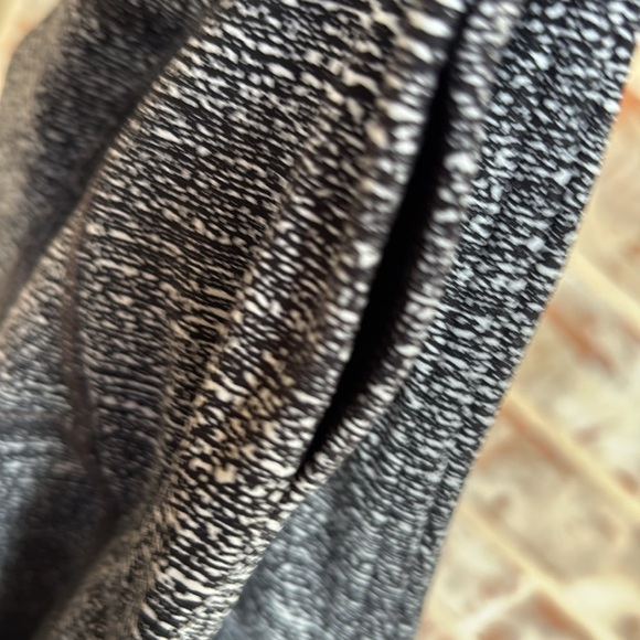 Lululemon Athletica Black and White Ankle Leggings - Picture 6 of 10